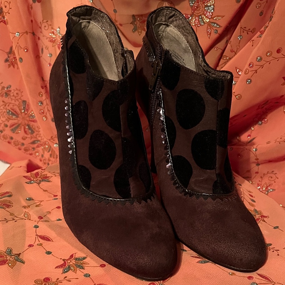 Elegant Brown and Black Women's Ankle Boots
